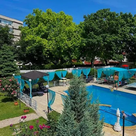 Apatcomplex Diva &restaurant&bar Апартаменты